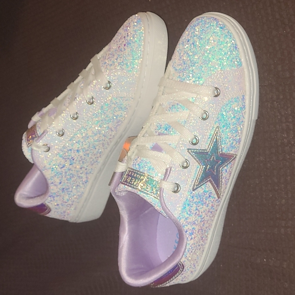 Skechers Shoes - New Skechers Los Angeles Street sneakers size 6 kids equals 7.5 womans